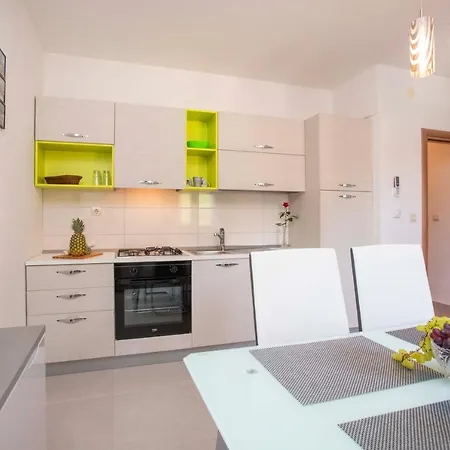 Guest house Marica Plomin